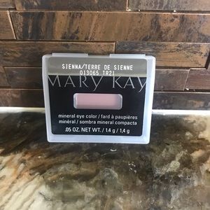 Mary Kay Mineral Eye Color in Sienna - Brand New